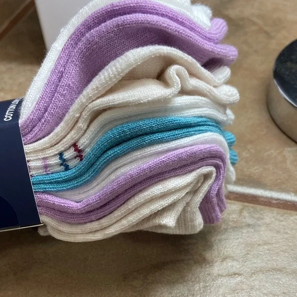 5 for $25 GAP Kids White and Purple Low Cut Socks - Picture 2 of 5